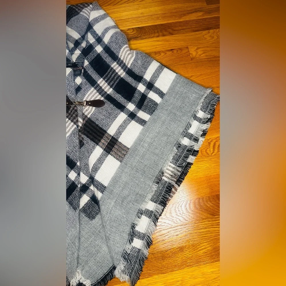 Altare Plaid Hooded Poncho Shawl Wrap with Toggle Closure – One Size